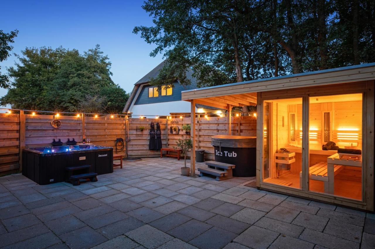 데쿠크 The Island Life Texel Met Jacuzzi 빌라 외부 사진